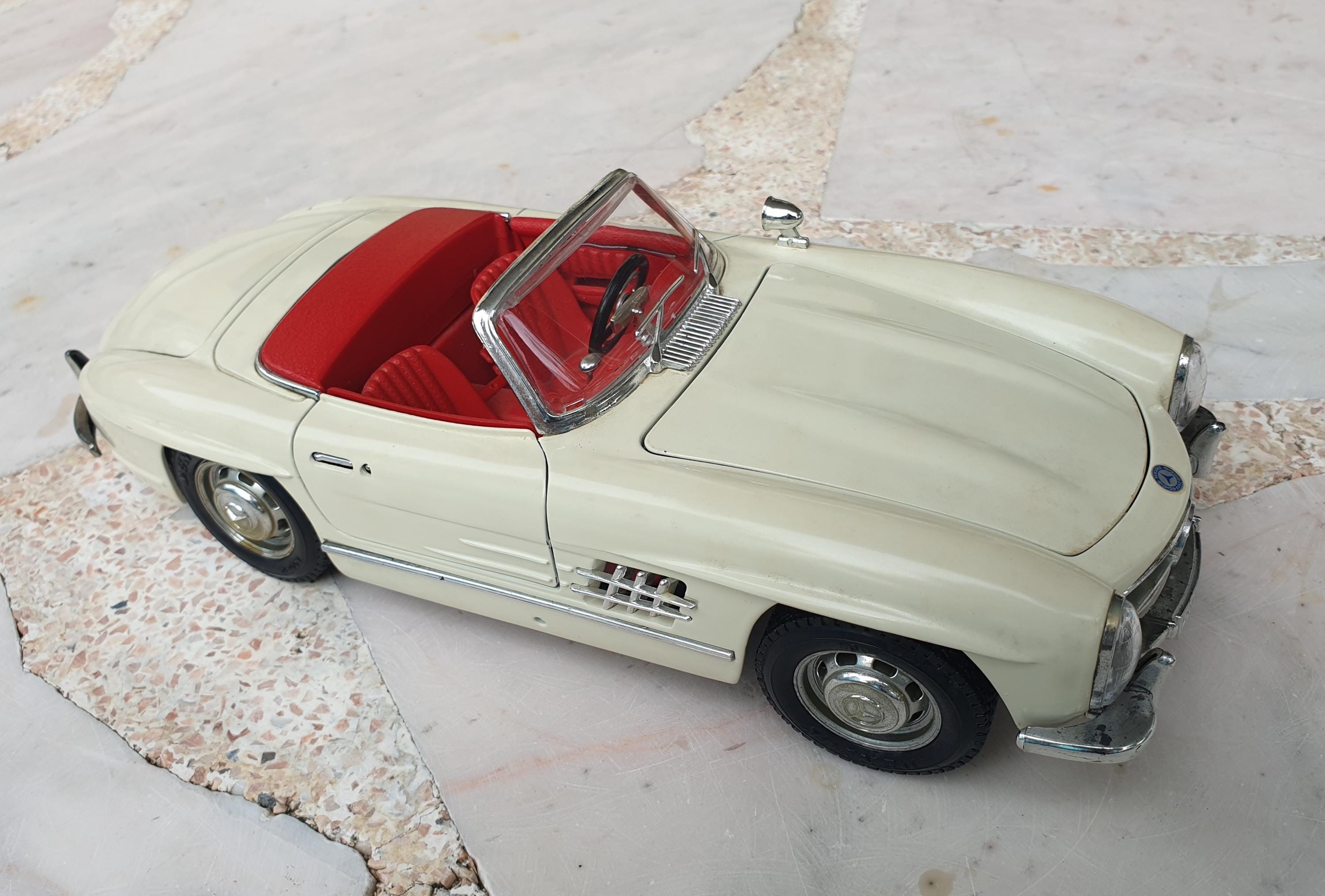 ブラーゴ(1/18) Mercedes Benz 300SL Roadster 1:18 Bburago Mercedes Benz 300 SL '57 Touring Roadster
