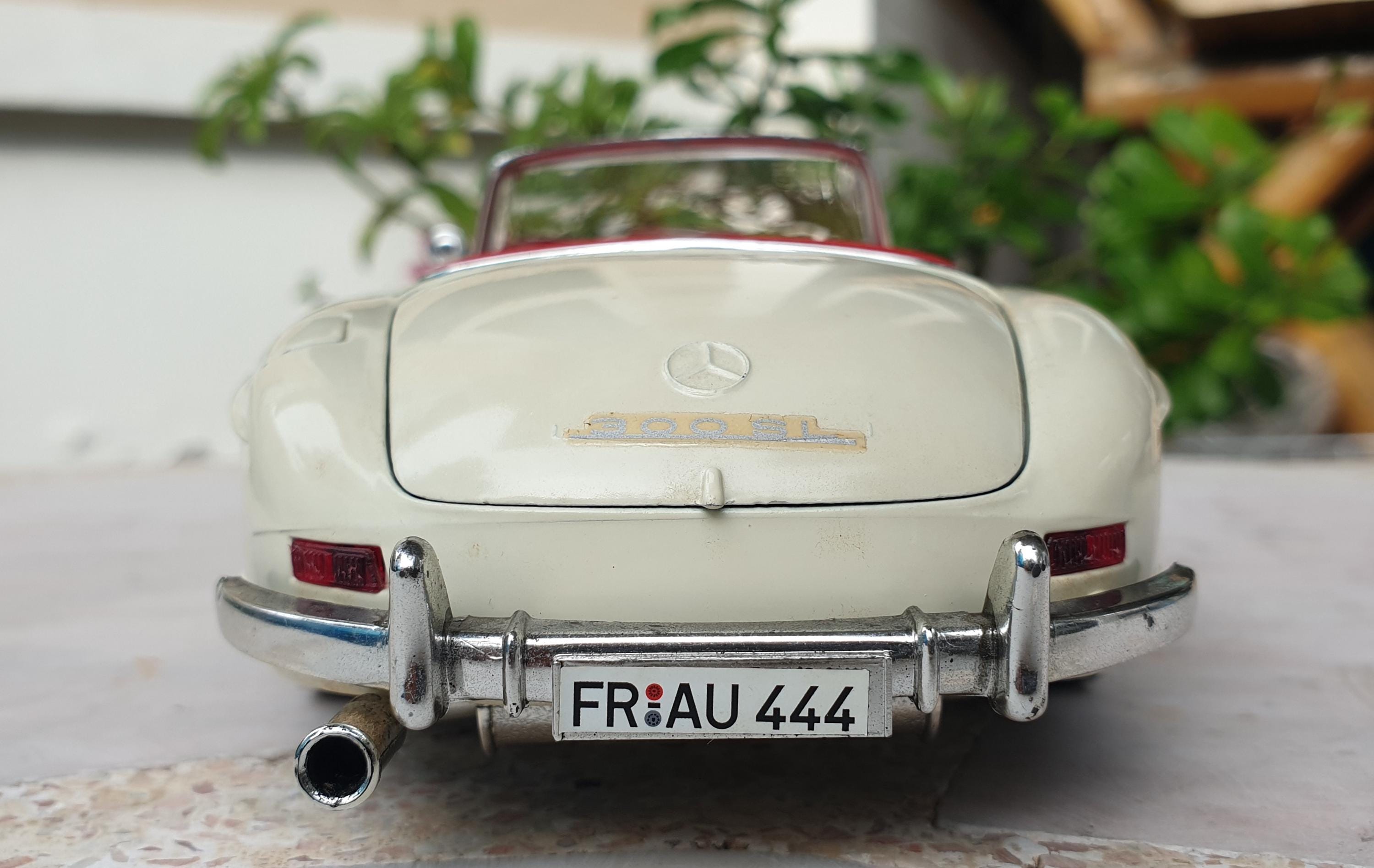 ブラーゴ(1/18) Mercedes Benz 300SL Roadster Mercedes Benz 300 SL Roadster 1957 Burago 1:18 Scale Diecast