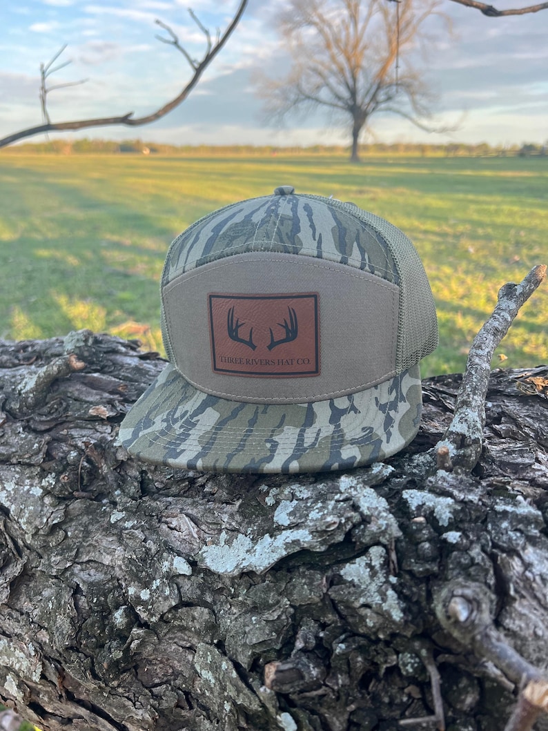 Gorra con cuernos de ciervo - Gorra plana con cierre ajustable - Camuflaje Mossy Oak Mossy Oak Bottomland