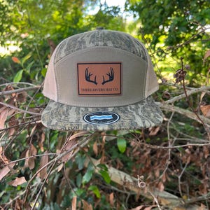 Gorra con cuernos de ciervo - Gorra plana con cierre ajustable - Camuflaje Mossy Oak Mossy Oak New Bottomland