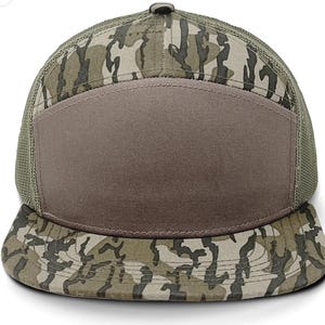 Gorra plana con plumas de pavo y visera plana, camuflaje de roble musgoso Mossy Oak Bottomland
