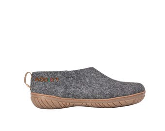 Zapatos de exterior hechos a mano en color gris carbón con suela de goma