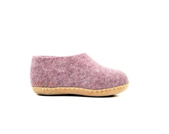 Handmade Lavender Wool Shoes: Cozy Kids' Slippers with Suede Sole