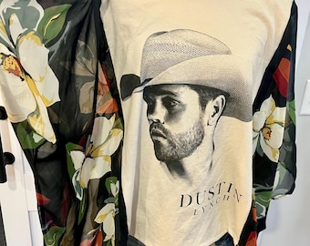 Renewed Dustin Lynch graphic T with floral flowy sleeves