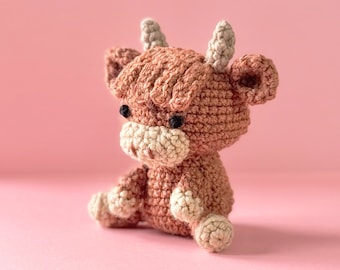 Highland Cow Crochet Pattern: Beginner-Friendly Amigurumi Scottish Coo (Digital PDF Pattern)