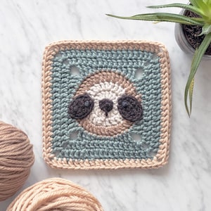 Schema all'uncinetto per quadrato della nonna bradipo: coperta per neonati con animali della foresta pluviale (schema PDF digitale)