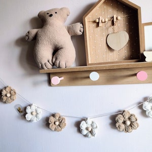 Daisy Chain Flower Bunting natural colours