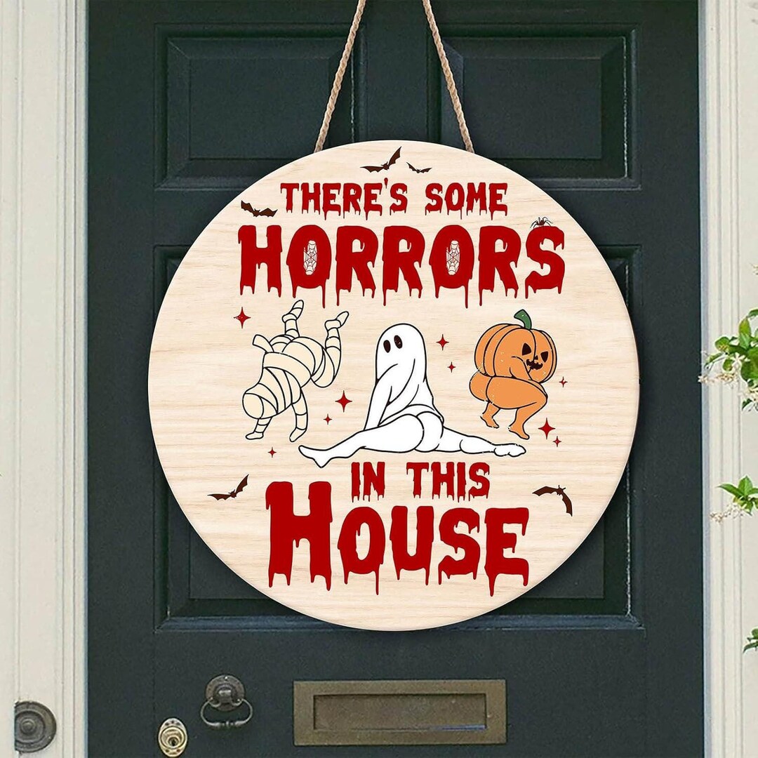 there-s-some-horrors-in-this-house-funny-halloween-wooden-sign