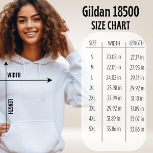 Pu&ograve; includere: Tabella delle taglie per felpe con cappuccio Gildan 18500, che mostra le misure di larghezza e lunghezza in pollici per le taglie S a 5XL.