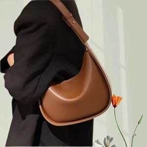 Crescent Moon Bag, Leather Shoulder Bag, Minimalist Bag, Underarm Bag, Top Handle Bag, Daily Bag,Gift for Her zdjęcie 2