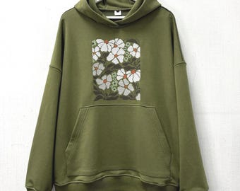 Sweat à capuche brodé fleurs sauvages, sweat floral au point de croix, sweat à capuche fleurs cottagecore, cadeau botanique pour elle, sweat à capuche nature douillet
