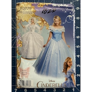 Simplicity Mönster Disney Askungen Prinsessa Balklänning Fé Gudmor 14-22 UC