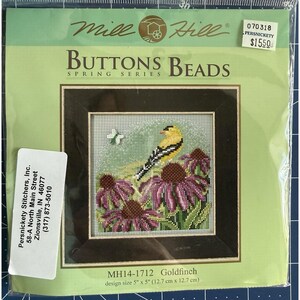 Kit Mill Hill Buttons & Beads Spring Series GOLDFINCH com botão de cerâmica