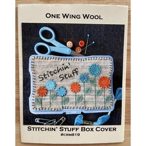 Minipatroon wolapplicatie - &quot;Stitchin&#39; Stuff&quot; boxcover by One Wing-wol