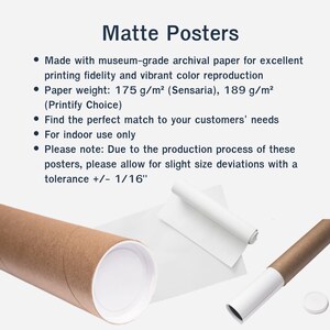 Puede incluir: La imagen muestra carteles mate enrollados y una hoja de papel blanco. El texto en la parte superior dice "Carteles Mate". Las vi&ntilde;etas describen la calidad, el peso y el uso del papel. Tambi&eacute;n se ven un tubo de cart&oacute;n marr&oacute;n y una tapa blanca.