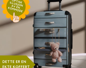 Koffert forkledd som en retro, blå kommode med rosa teddybjørn | Optisk illusjon | Suitcase | Luggage