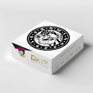 Pode incluir: Uma caixa branca com um desenho de águia a preto e branco, com um mostrador de relógio com os números de 1 a 12. A caixa tem o texto "DXF DECORSTUDIO" em letras douradas. O texto "Metal & Wood Laser Cut" também é visível.