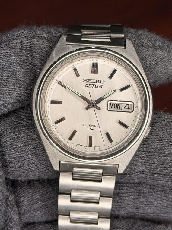セイコー 5アクタス（SEIKO 5 ACTUS） ヴィンテージ Vintage Seiko 5 Actus Automatic 7019-8010 Japan 21 Jewels Day/date