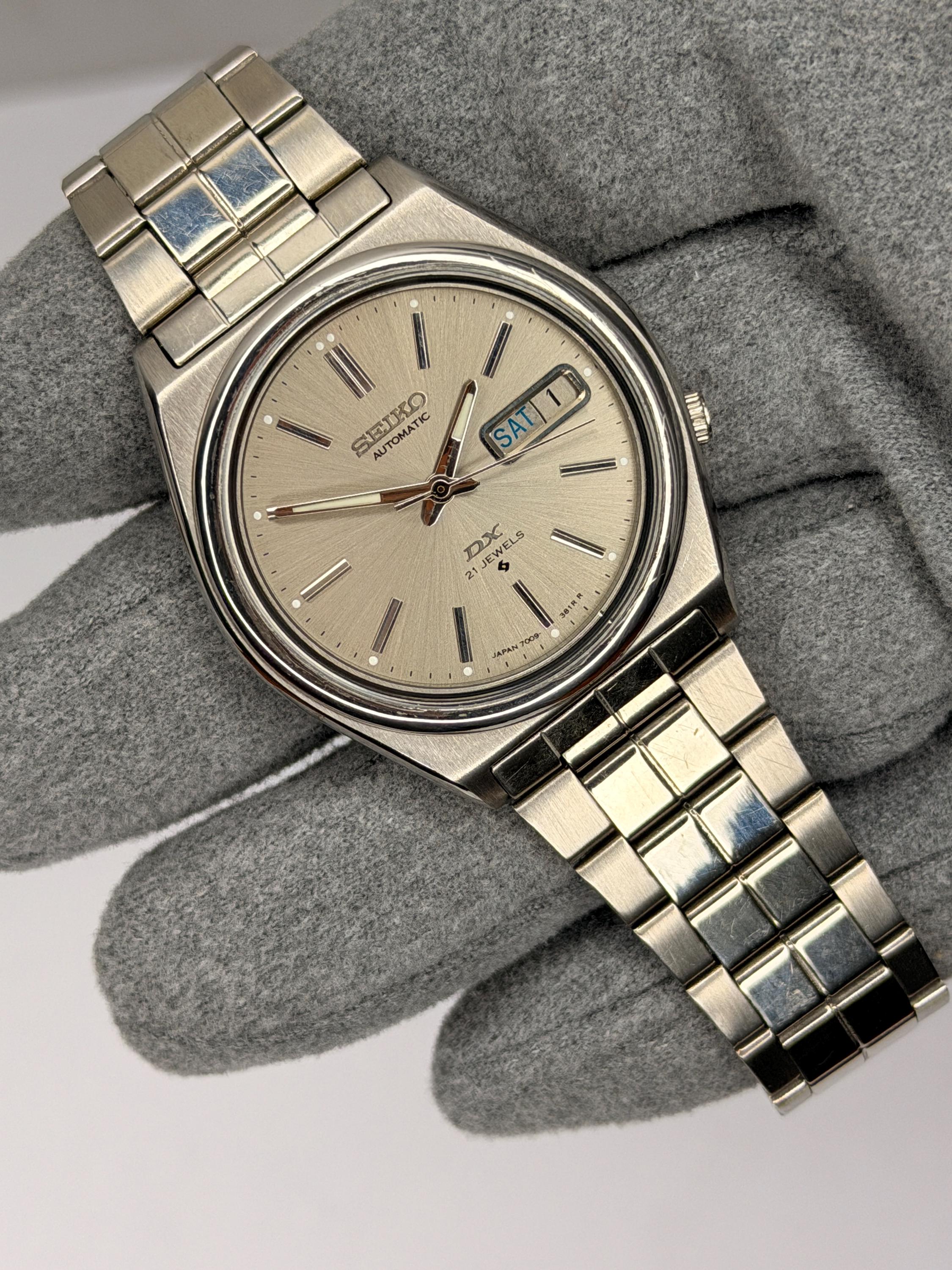 Vintage Seiko 5 Automatic Dx 21 Jewels Day/date Men's Wristwatch