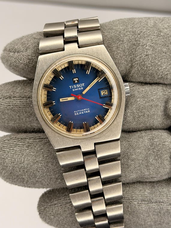 Vintage tissot Swiss automatic seastar date men’s wristwatch View 3