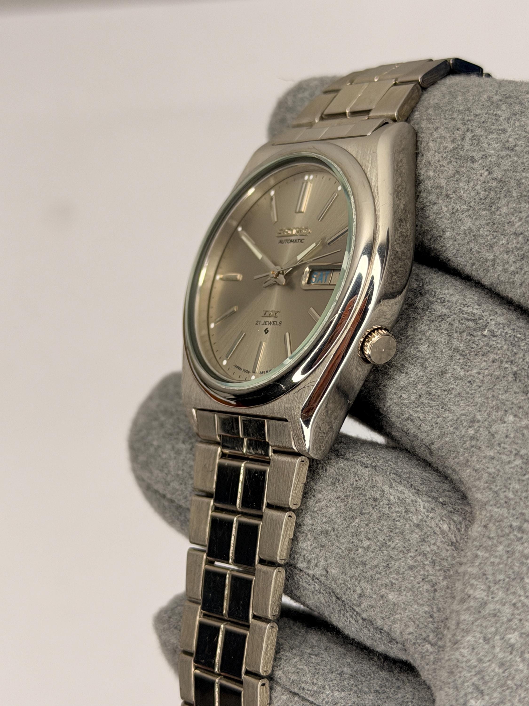 Vintage Seiko 5 Automatic Dx 21 Jewels Day/date Men's Wristwatch
