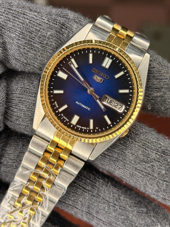 Vintage Seiko 5 Snxj 7009-3110 Fluted Bezel Day/date Twotone Men's