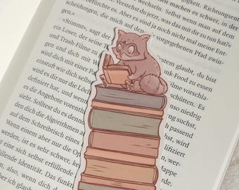 Marcador de página "Guaxinim Lendo" em uma pilha de livros | Design super fofo para amantes de livros, leitores ávidos e apaixonados por leitura | Acessórios de leitura