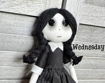 Op Wednesday Addams geïnspireerde handgemaakte kunstpop - 14 inch