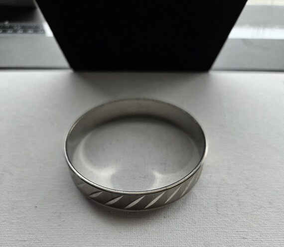 Bangle Silvertone Etched Bracelet - image 6