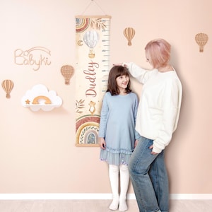 Tableau des tailles de style bohème, règle de croissance personnalisée avec montgolfière, décoration murale neutre pour chambre de bébé, tableau de mesure pour enfants avec prénom personnalisé