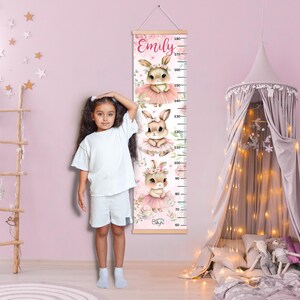 Gepersonaliseerde roze konijntjes grafiek voor meisjes, aangepaste naam hoogteliniaal, roze prinses kamer decor, magisch kinderdagverblijf cadeau, meisjes slaapkamer kunst