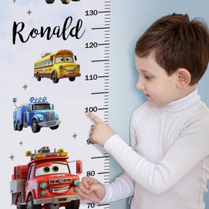 Gepersonaliseerde groeigrafiek, hoogtegrafiek met auto's aangepaste kindernaam, lengtetabel jongens, kinderkamerdecoratie, kunst aan de muur kinderkamer, verjaardagscadeau