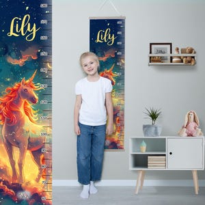Hoogtegrafiek vuur eenhoorn, fantasie groeimeter met kindernaam, sprookjesachtige magische speelkamer decor, eenhoorn muurkunst liniaal, aangepast cadeau voor meisje