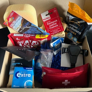 巨大な車の収納箱