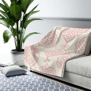 Cozy Sherpa Fleece Blanket, Soft Throw for Home, Perfect for Gifts, Winter Decor, Warm Blanket for All Seasons