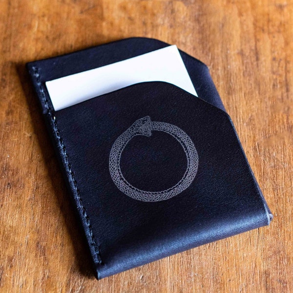 Porte-cartes en cuir fait main Ouroboros / Symbole Alchimie et mythologie / Cuir de vache tannage végétal