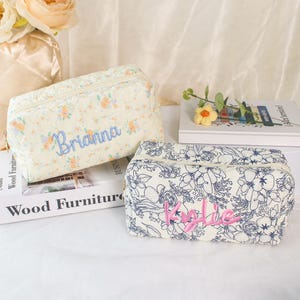 Custom Embroidered Flower Makeup Bag, Custom Makeup Bag, Floral Makeup Bag, Bridesmaid Gift, Travel Makeup Pouch, Embroidered Pouch