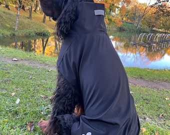 Impermeable. Chaqueta impermeable para perros. Fácil de poner. Chaqueta negra para perros de razas grandes.