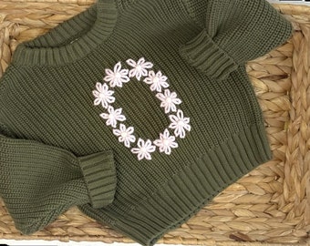 Hand-embroidered cotton sweater with floral initial