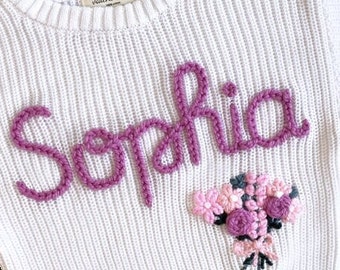 Hand embroidered cotton sweater with individual name+bouquet