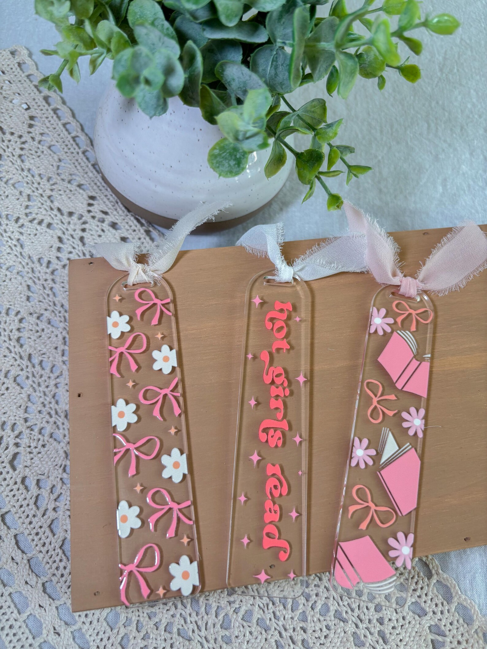 Pink Bookmark for Book Lover, Cute Hot Girls Read or Bow Floral Acrylic ...