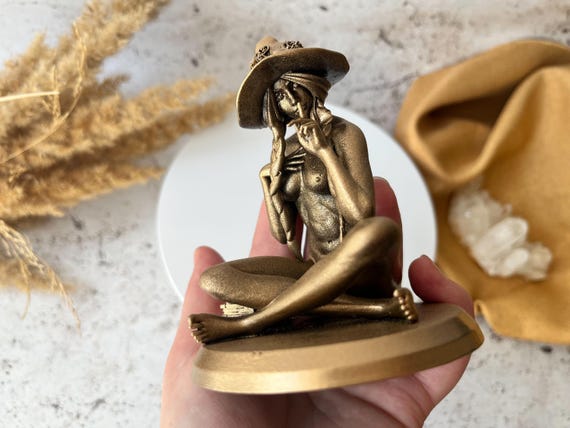 ミラベル・ガーリックの置物：3Dプリントの魔女の装飾 - Etsy 日本