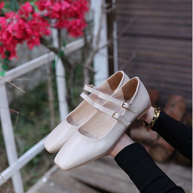 Lackleder Damen Ballerina Schuhe, Hochzeit Schuhe mit Absatz, Wildleder Handgemachte Klassische Schuhe, Vegan Geschenk für Frau Bild 1