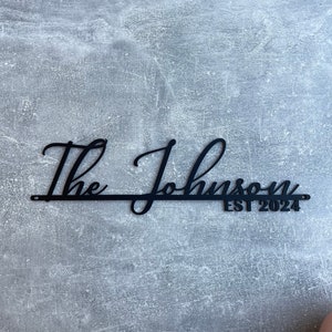 Placa de nombre para el hogar, letrero con apellido, letrero de metal personalizado, letrero de metal con el nombre de la familia, letrero de metal con el nombre establecido, regalo de boda, letrero familiar para exteriores