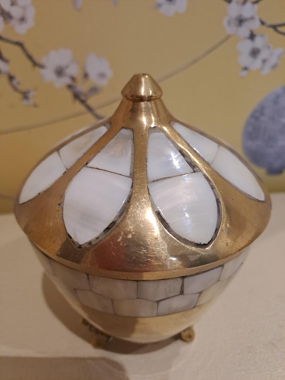 ヴィンテージの真鍮と真珠貝のインド製小物入れ - Etsy 日本