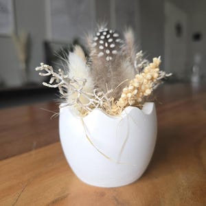 Eierbecher aus Raysin, Eierschale mit Trockenblumen - Osterdekoration, Kleines Mitbringsel, Tischgesteck & Geschenkidee, Frühlingsdekoration