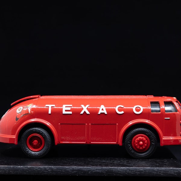 Texaco 1934 Doodle Bug Diamond T Tanker ERTL Toys Diecast Bank Produced in 1994 Original Packaging Box Like New