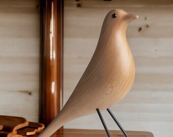 Aus Holz geschnitzter Vogel, Vogelfigur, Harz Holzfigur, Vogelskulptur aus Holz, handgemachte Vogelfigur