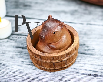 Capybara Theehuisdierbeeld in een vat, Theehuisdierdecoraties - Keramische Capibara, Capybara Figuur, Capybara Paarse Klei, Theehuisdiercadeau, Cadeau voor haar