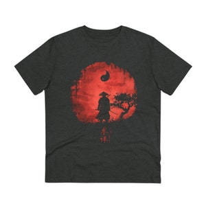 Crimson Moon Samurai: conception de t-shirt unique image 3